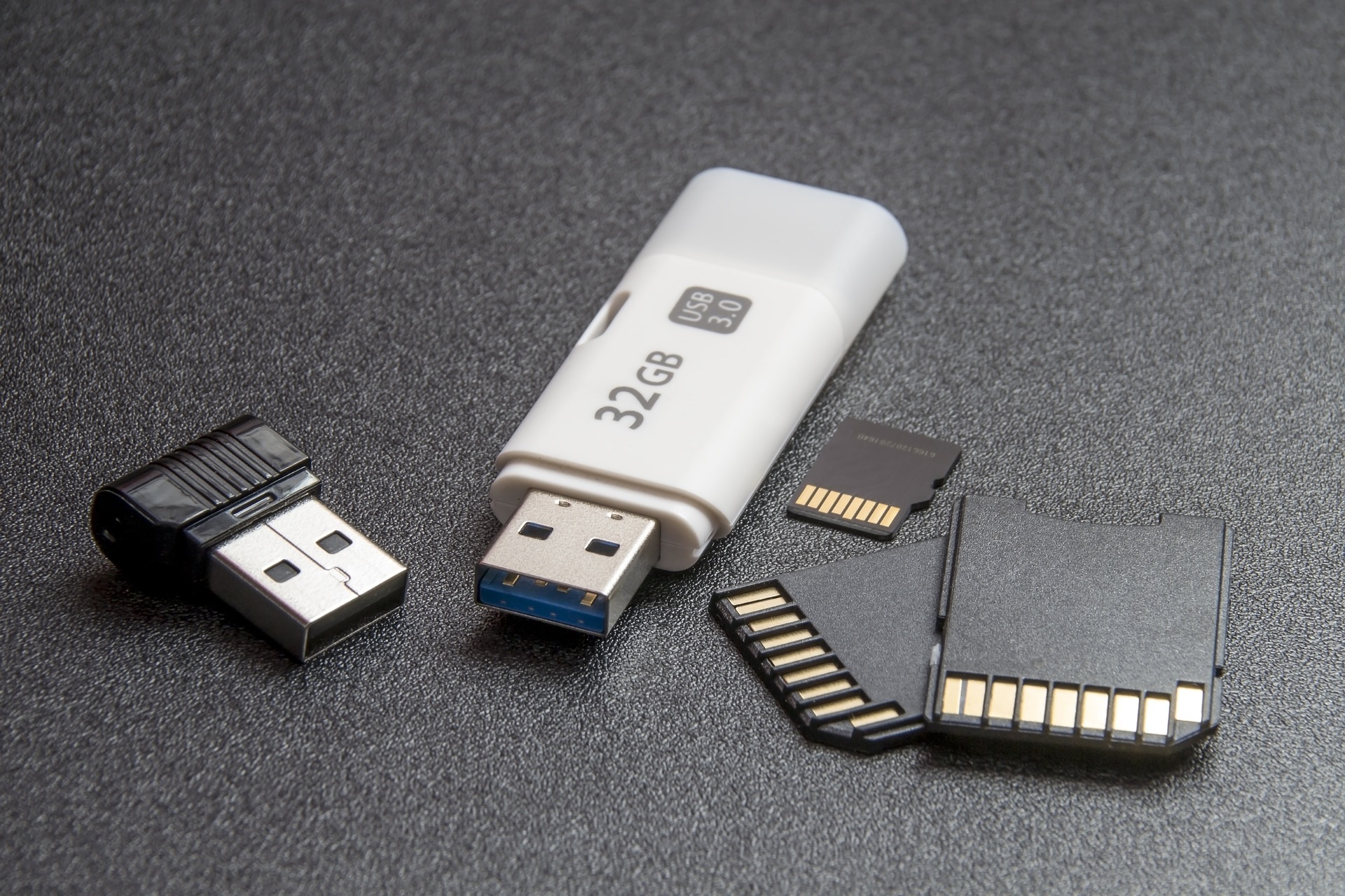 Jaką żywotność ma pendrive? Kiedy lepiej przenieść dane