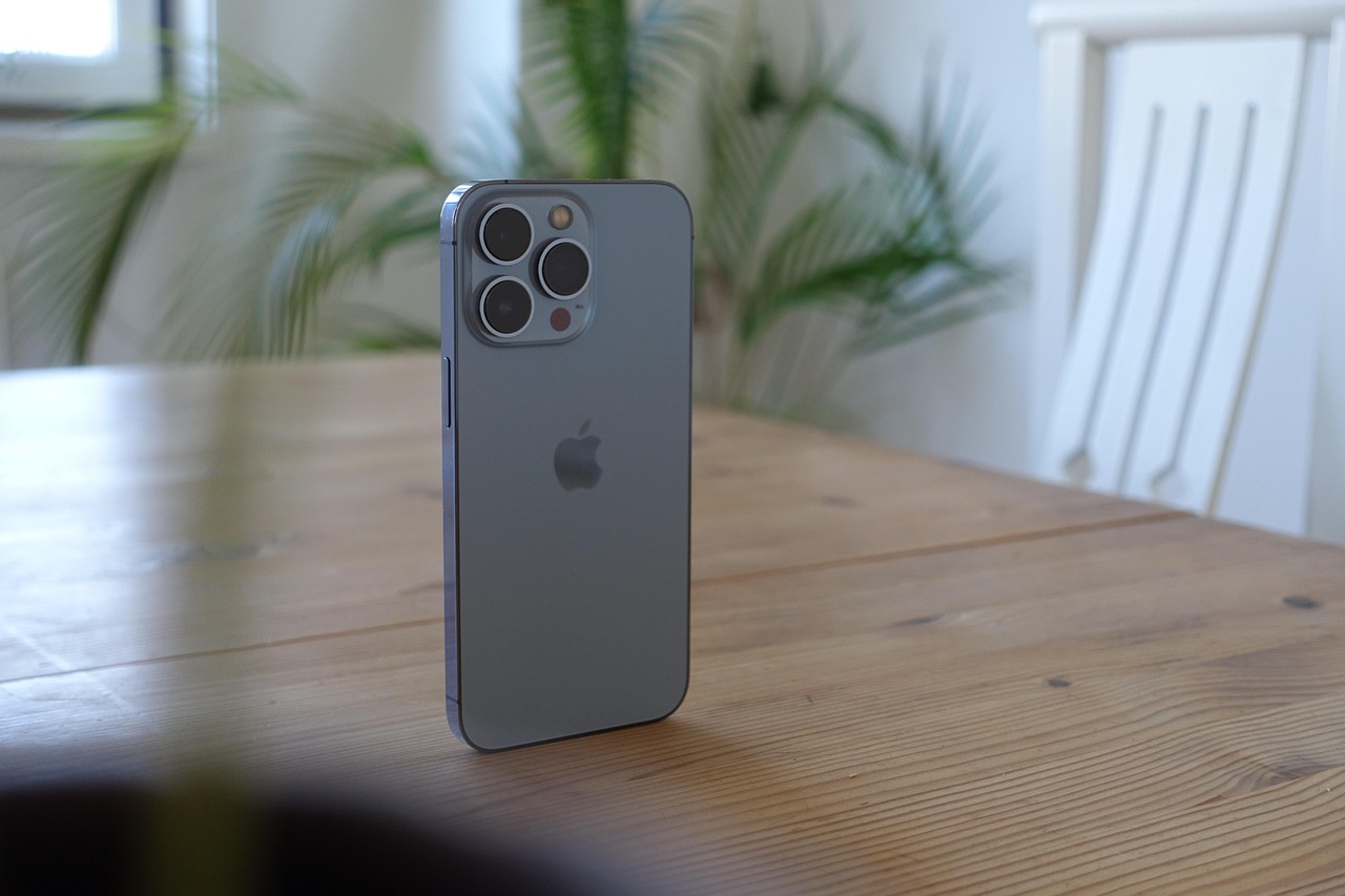 iPhone z dobrym aparatem – jak wybrać najlepszy model do robienia zdjęć?